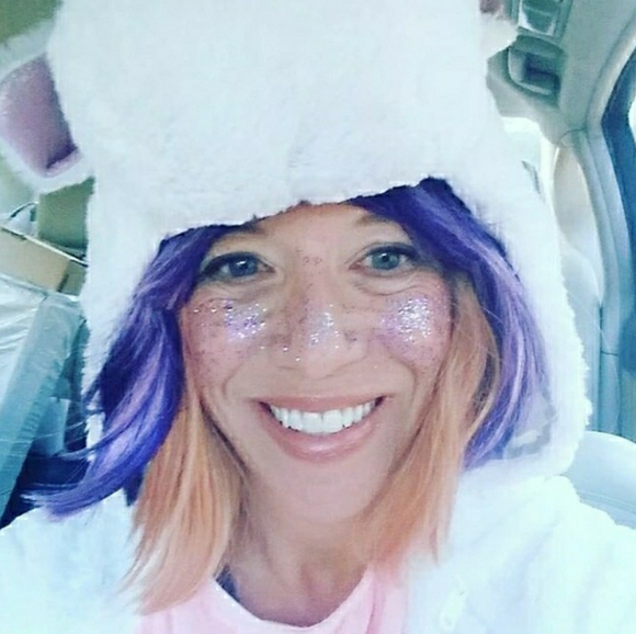 Meet your Posher, Buffy - Picture 4 of 9